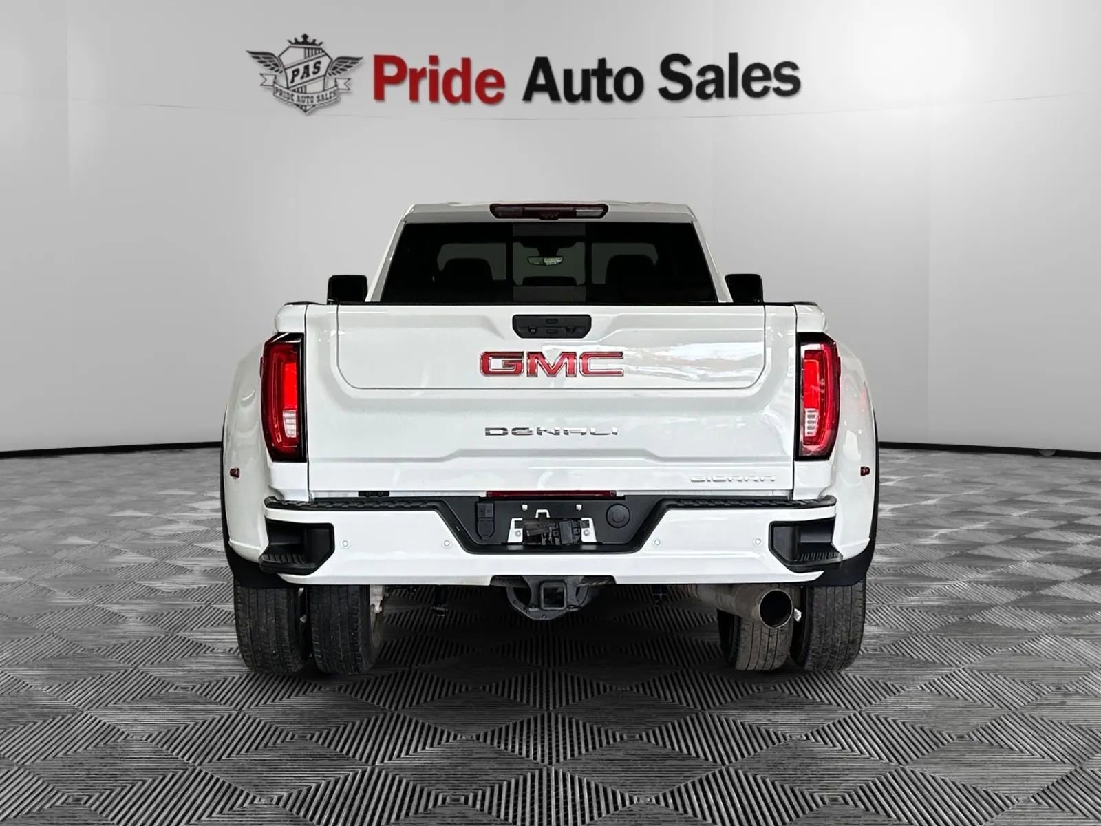 Used 2022 GMC Sierra 3500 Denali w/ Denali Ultimate Package image 5