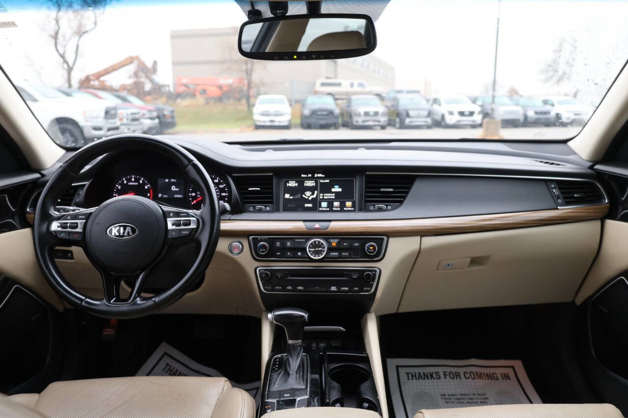 Used 2018 Kia Cadenza Premium w/ Luxury Package image 13