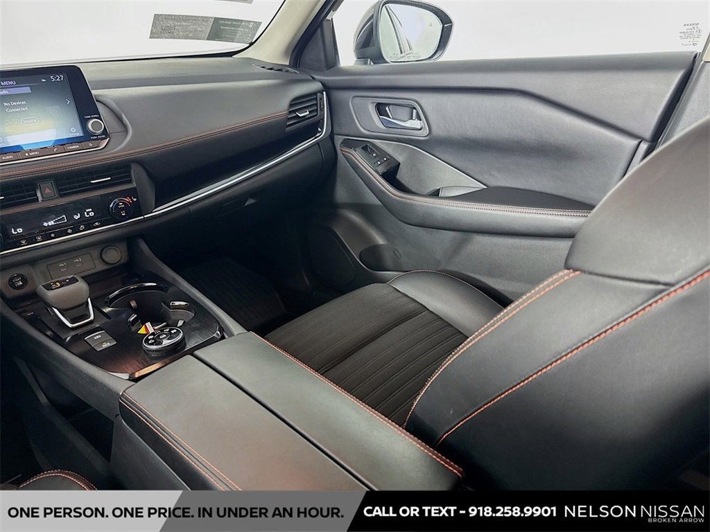 Certified 2025 Nissan Rogue SV image 22