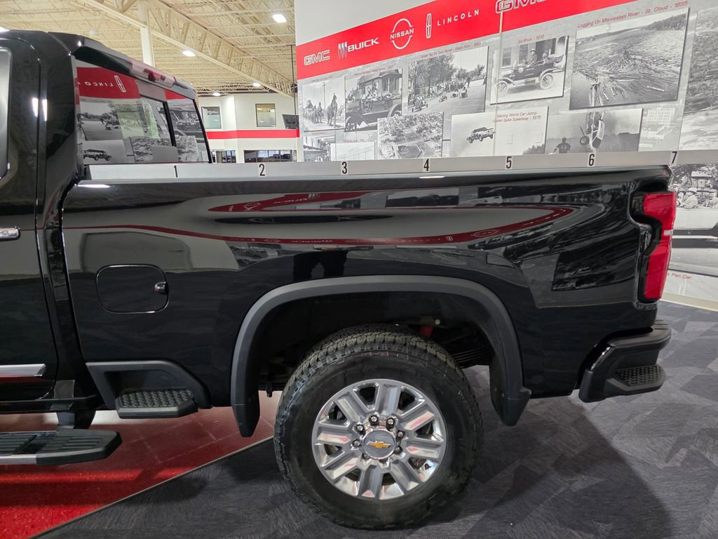 Certified 2025 Chevrolet Silverado 3500 High Country w/ High Country Premium Package AWD/4WD image 8