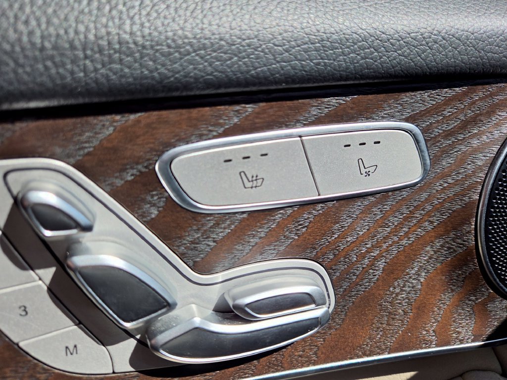 Used 2020 Mercedes-Benz GLC 300 image 16