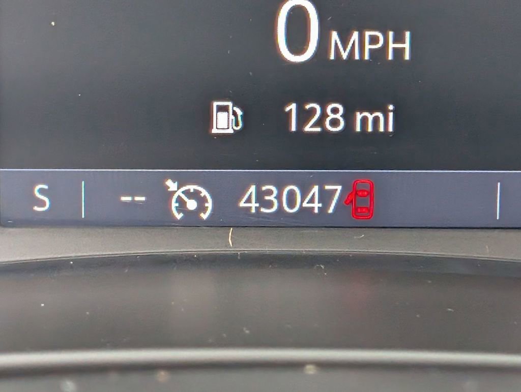 Used 2023 Chevrolet Blazer LT image 25