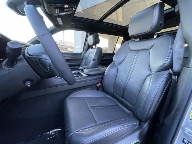 Used 2022 Jeep Wagoneer Series II w/ Premium Group I image 12