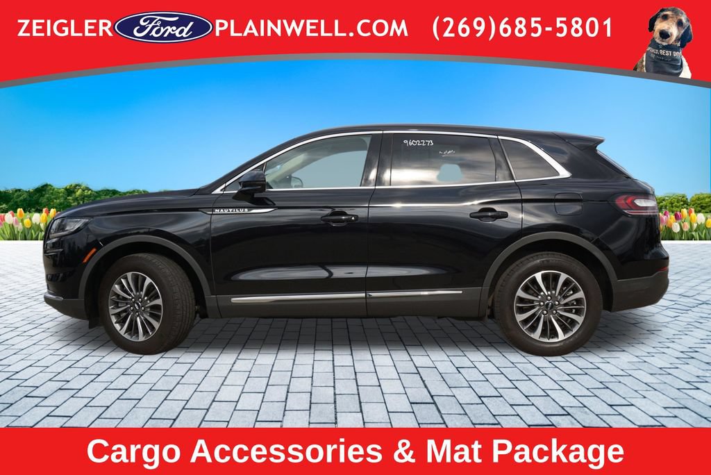 Used 2022 Lincoln Nautilus AWD w/ Premium Package image 2