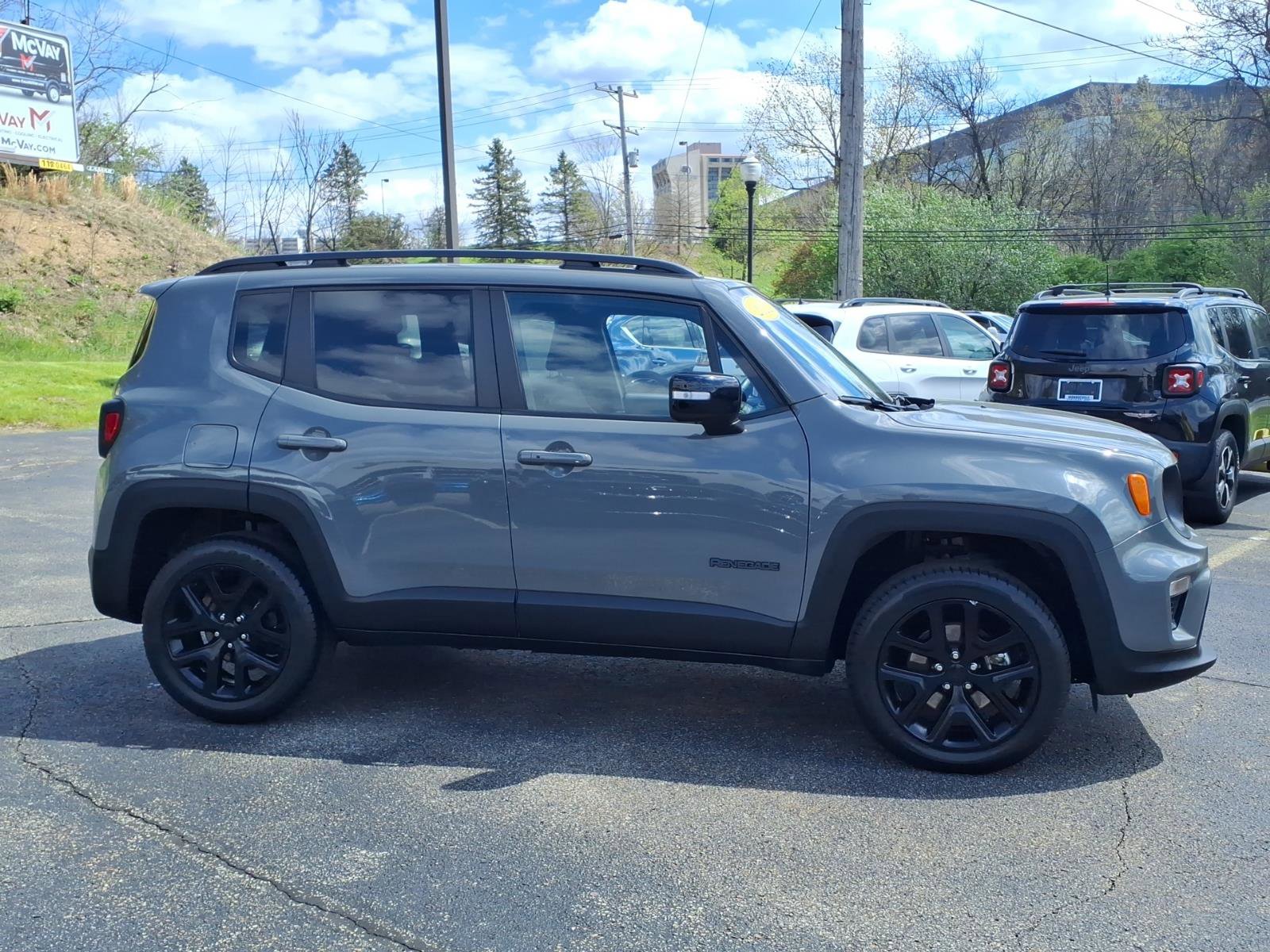 Certified 2022 Jeep Renegade Altitude w/ Convenience Group AWD/4WD image 5