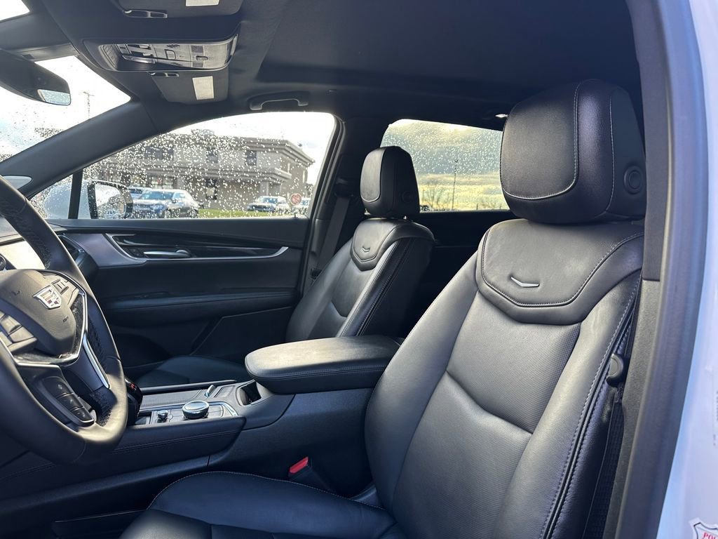 Used 2025 Cadillac XT5 Premium Luxury image 16
