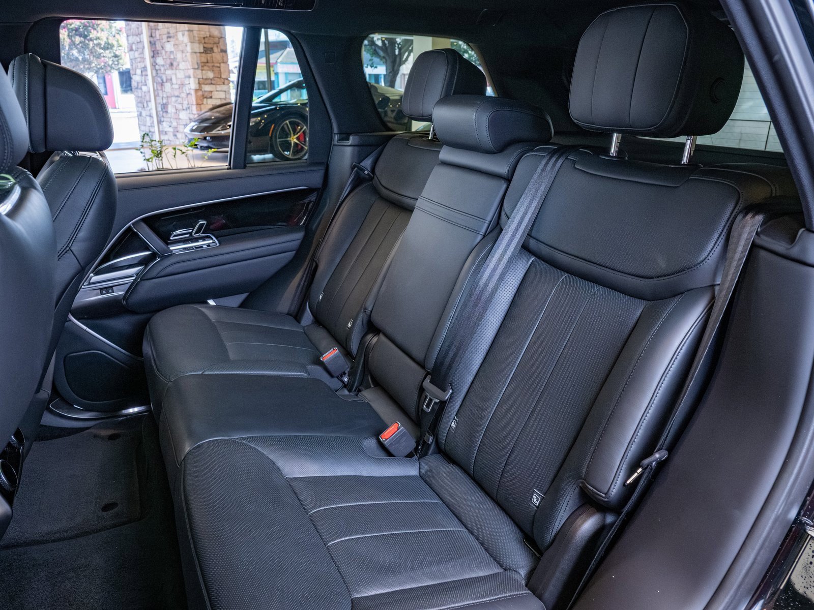 Used 2023 Land Rover Range Rover SE image 15