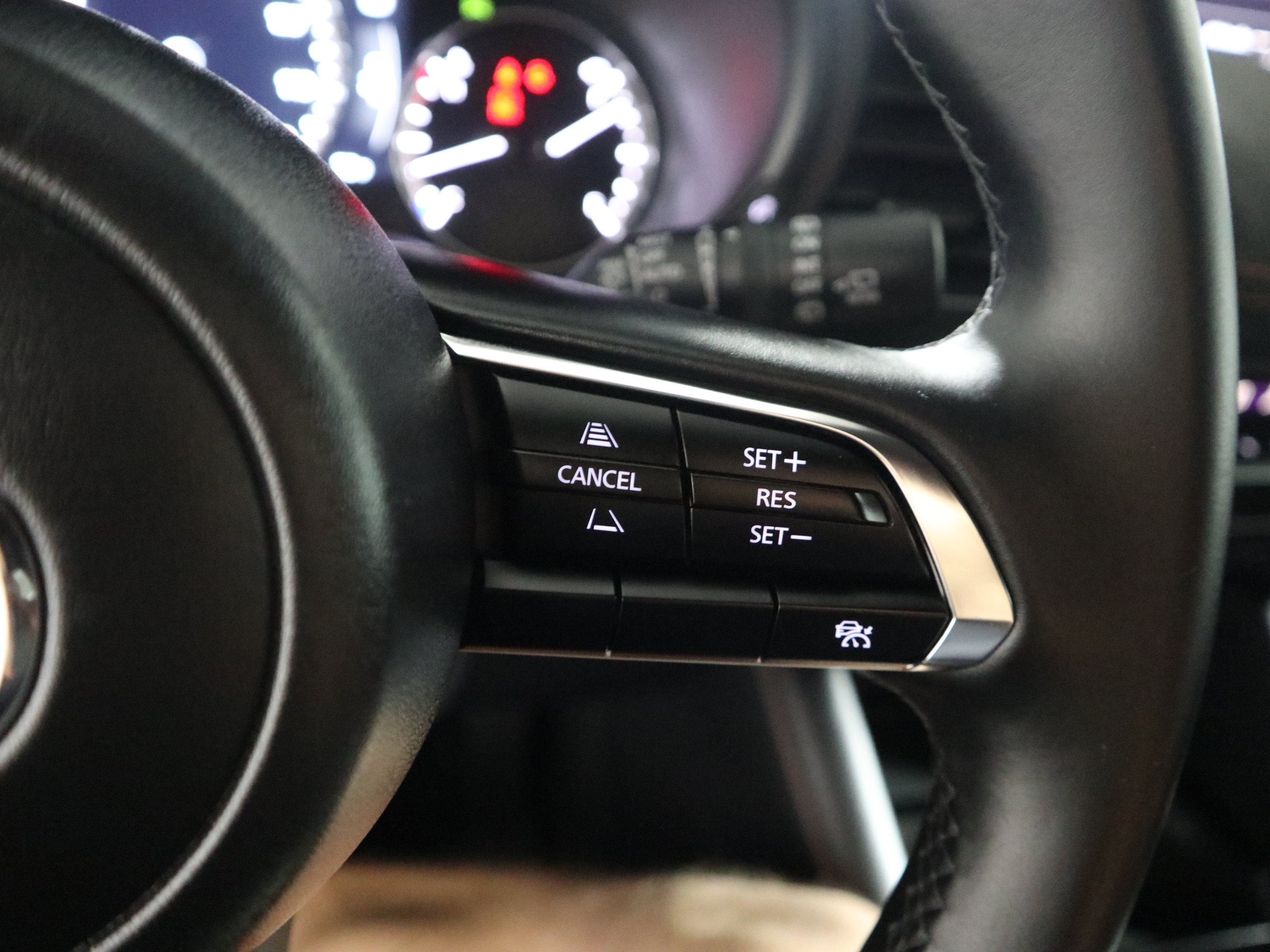 Certified 2025 MAZDA MAZDA3 Carbon AWD/4WD image 29