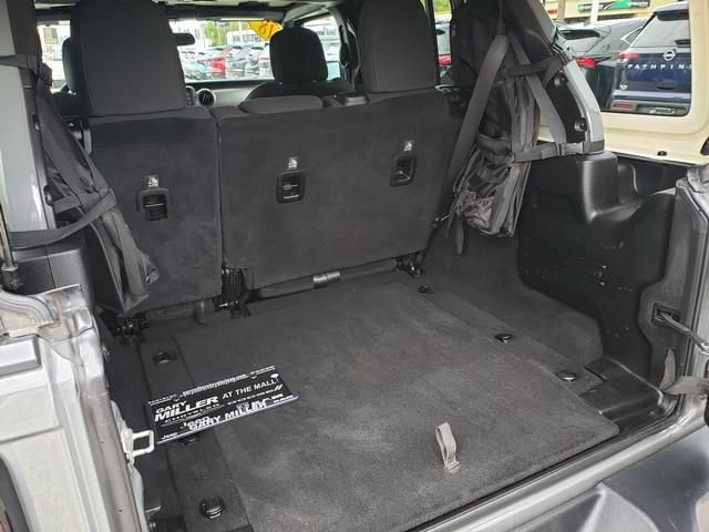 Used 2018 Jeep Wrangler Unlimited Sport S AWD/4WD image 13