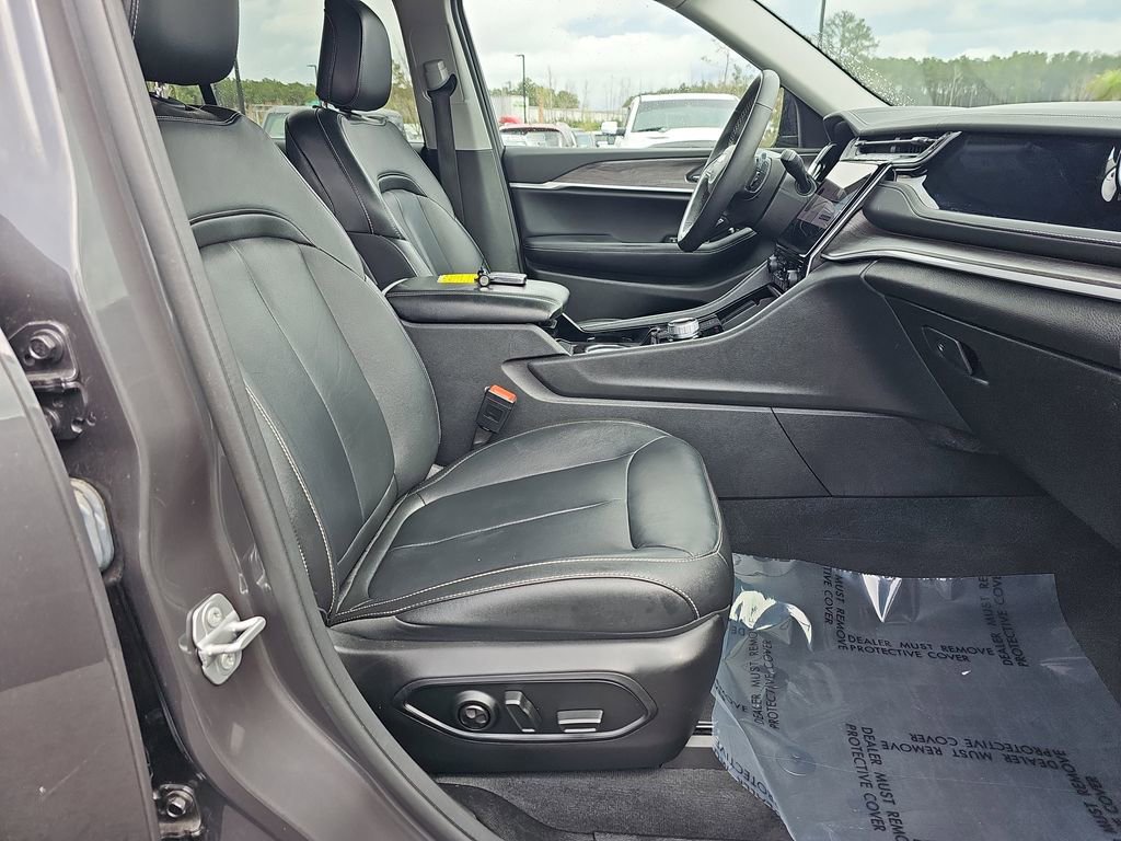 Used 2022 Jeep Grand Cherokee Limited 4xe w/ MOPAR Finishing Package image 13