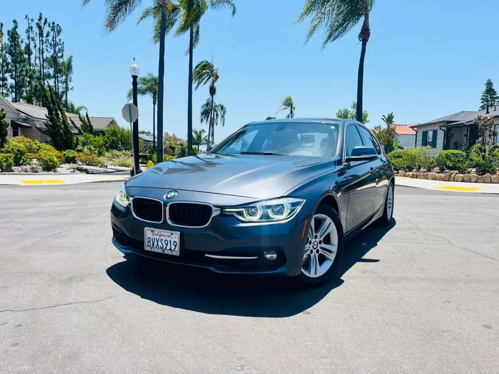 Used 2018 BMW 330e RWD image 4