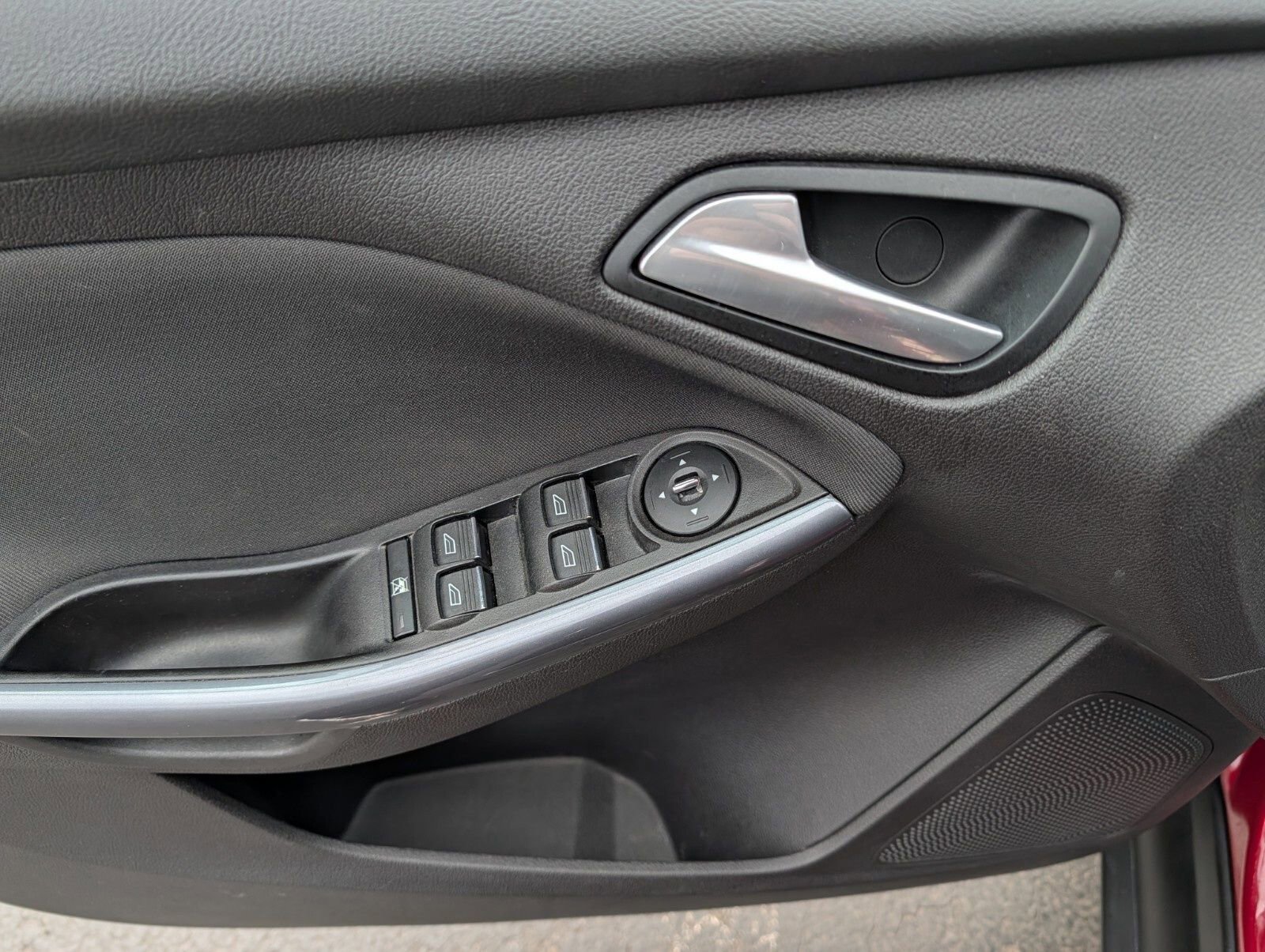 Used 2014 Ford Focus Titanium image 29