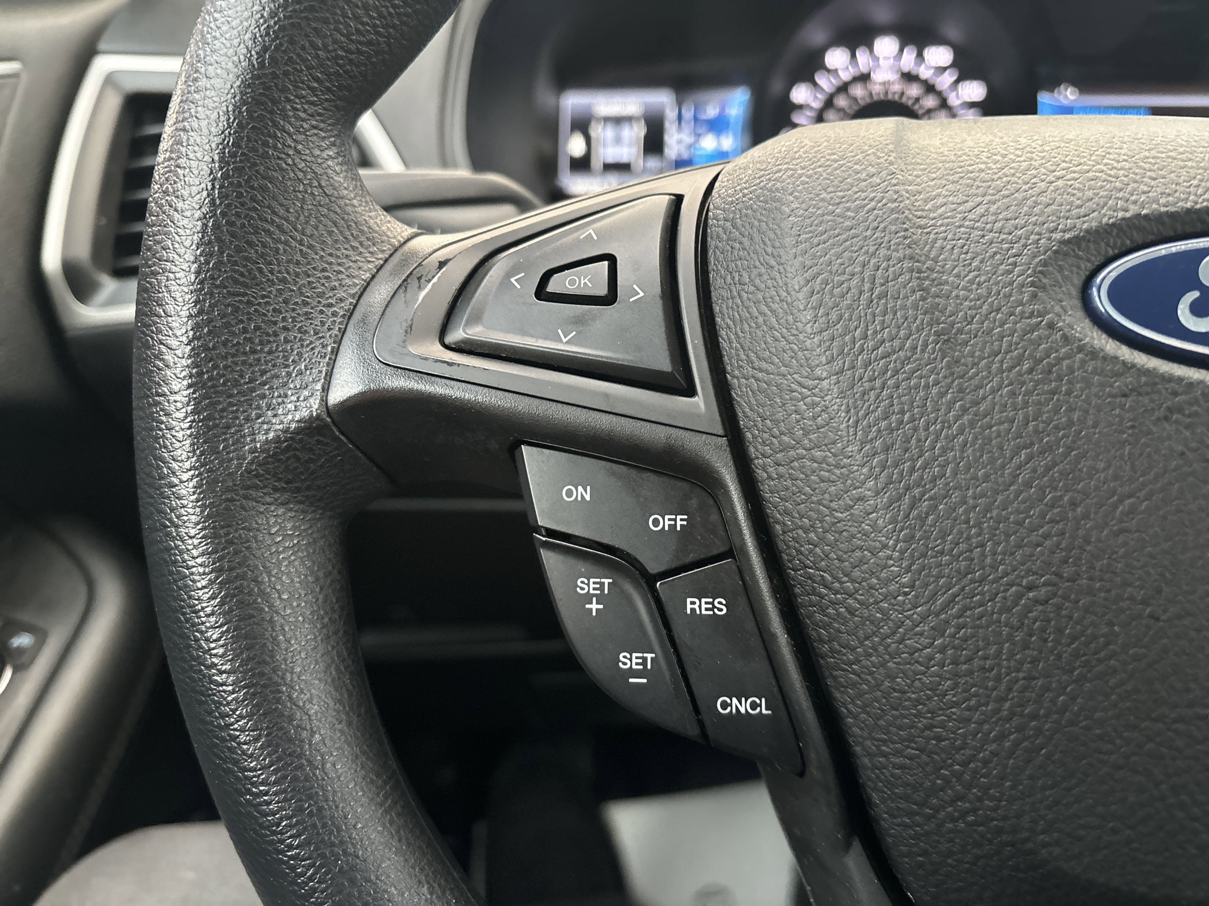 Used 2022 Ford Edge SE w/ Black Appearance Package image 19