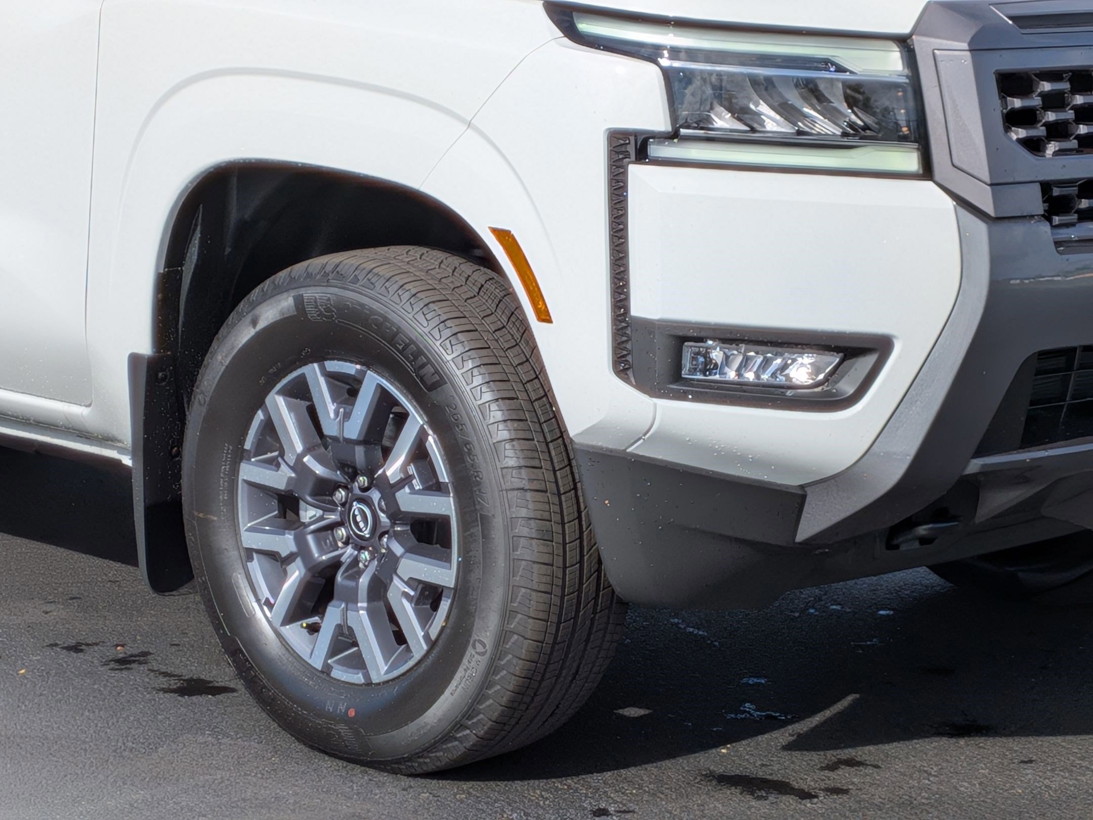 New 2025 Nissan Frontier SL AWD/4WD image 9