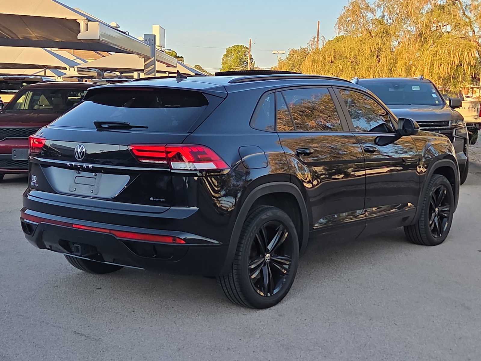 Used 2023 Volkswagen Atlas Cross Sport SEL R-Line AWD/4WD image 8