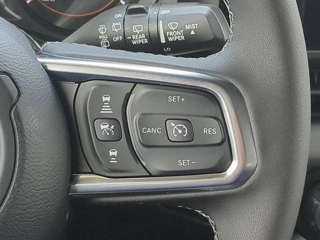 New 2026 Jeep Wrangler Unlimited Sahara AWD/4WD image 32