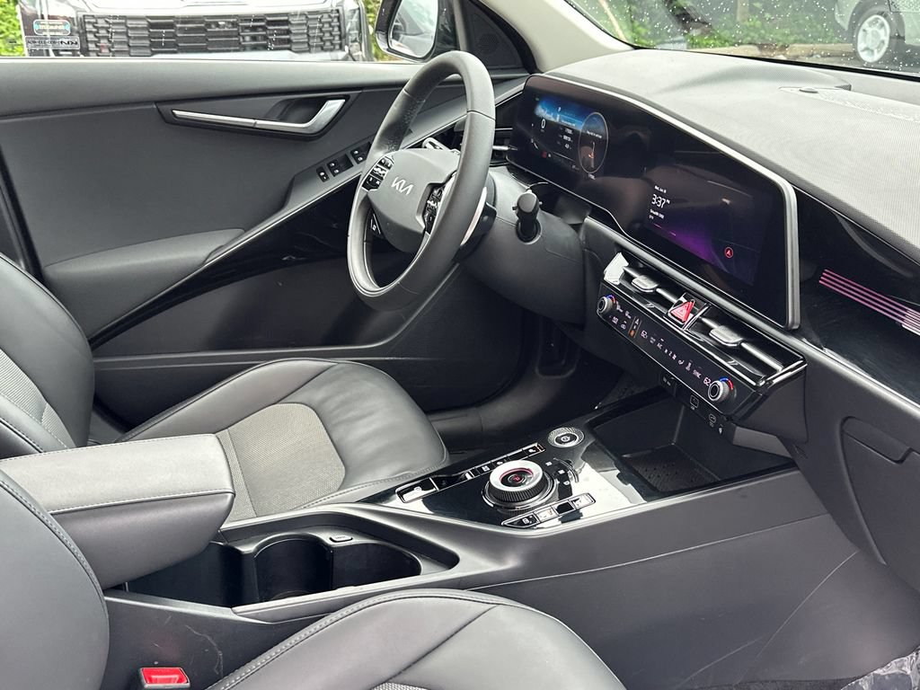 Certified 2023 Kia Niro Wind w/ Wind Preserve Package FWD image 14