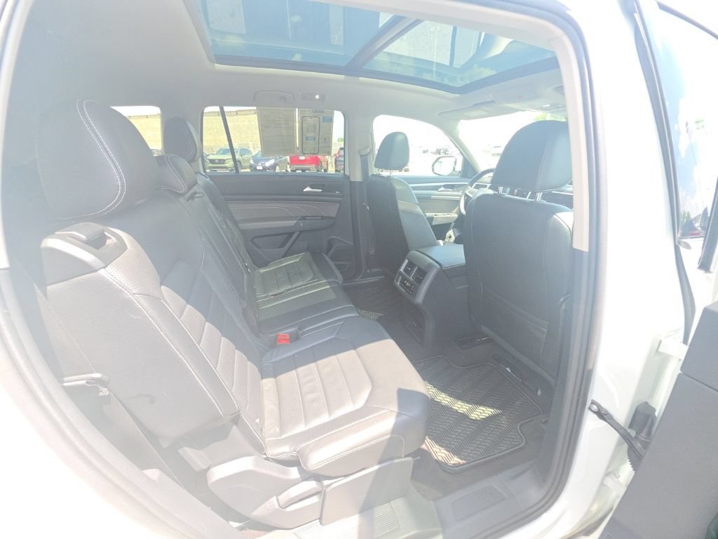 Used 2022 Volkswagen Atlas SEL Premium AWD/4WD image 32