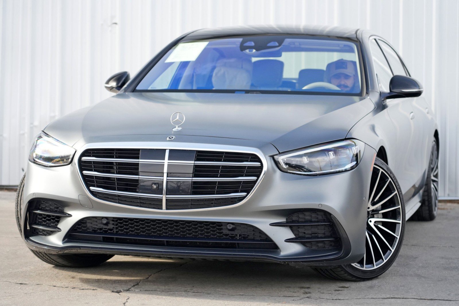 Used 2022 Mercedes-Benz S 580 4MATIC Sedan image 3