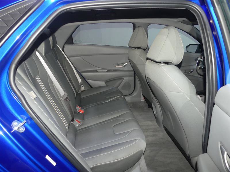 Used 2025 Hyundai Elantra Sport FWD image 28