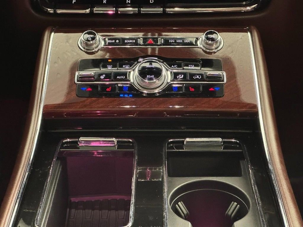 Used 2022 Lincoln Aviator Black Label w/ Dynamic Handling Package image 17