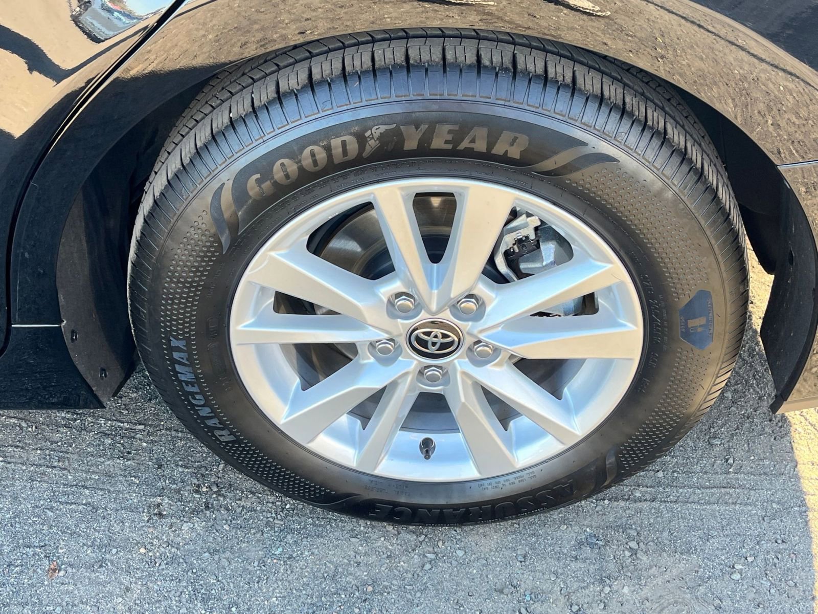 Used 2025 Toyota Camry LE image 29