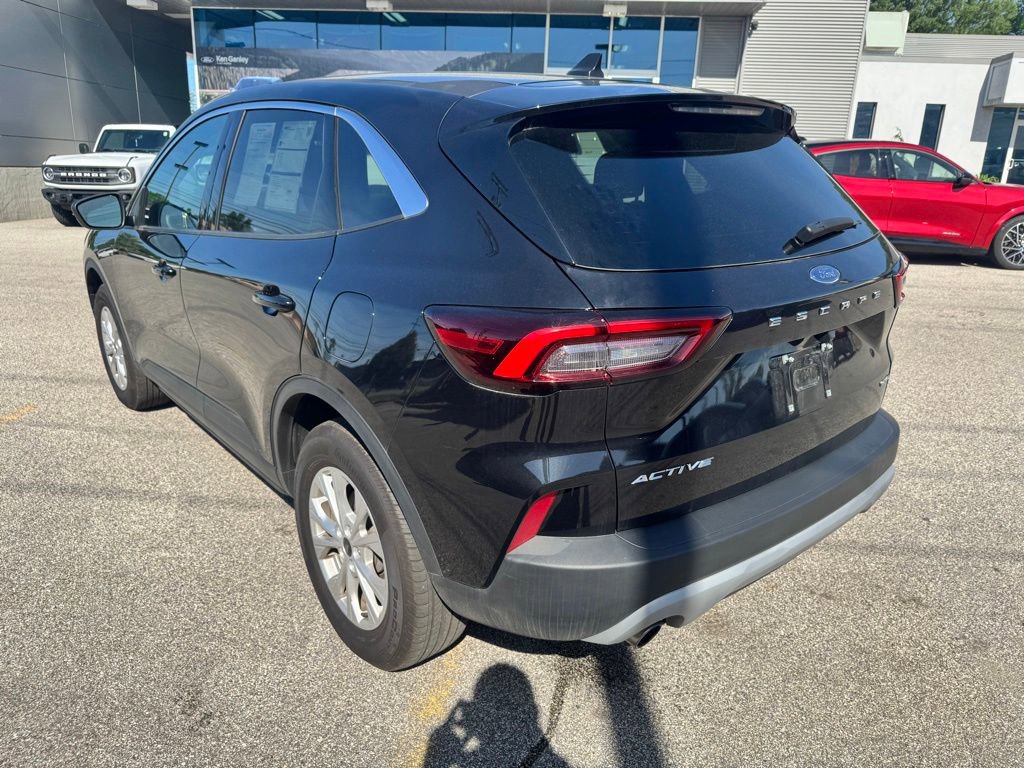 Used 2023 Ford Escape Active AWD/4WD image 3