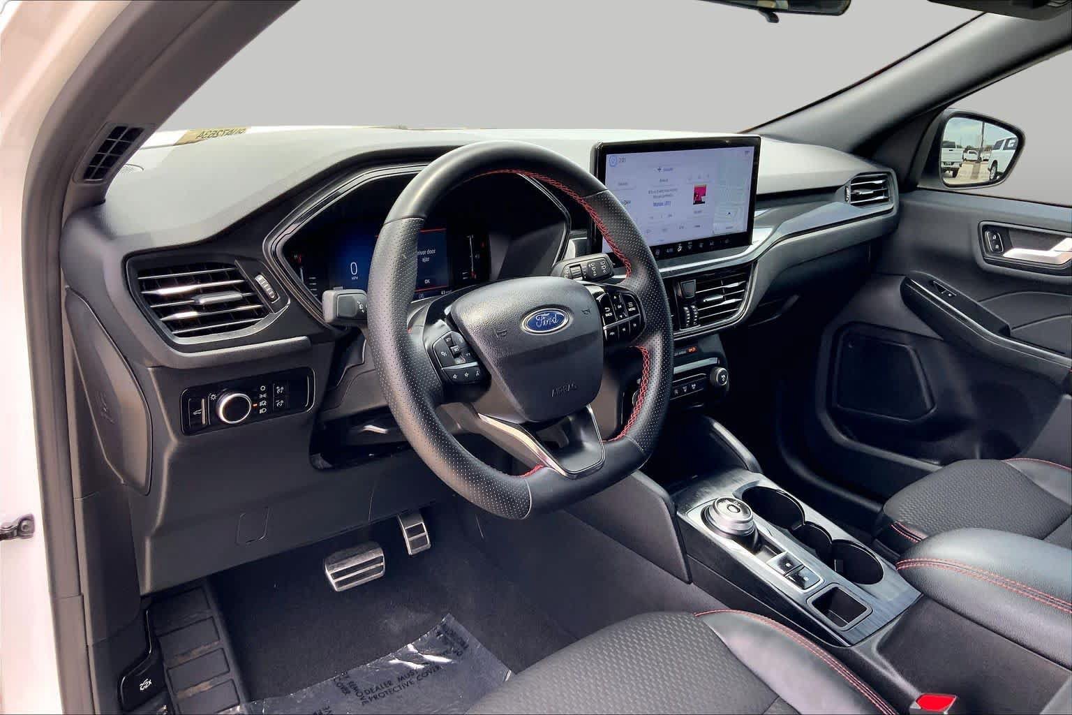 Used 2023 Ford Escape ST-Line w/ Tech Pack #1 FWD image 16