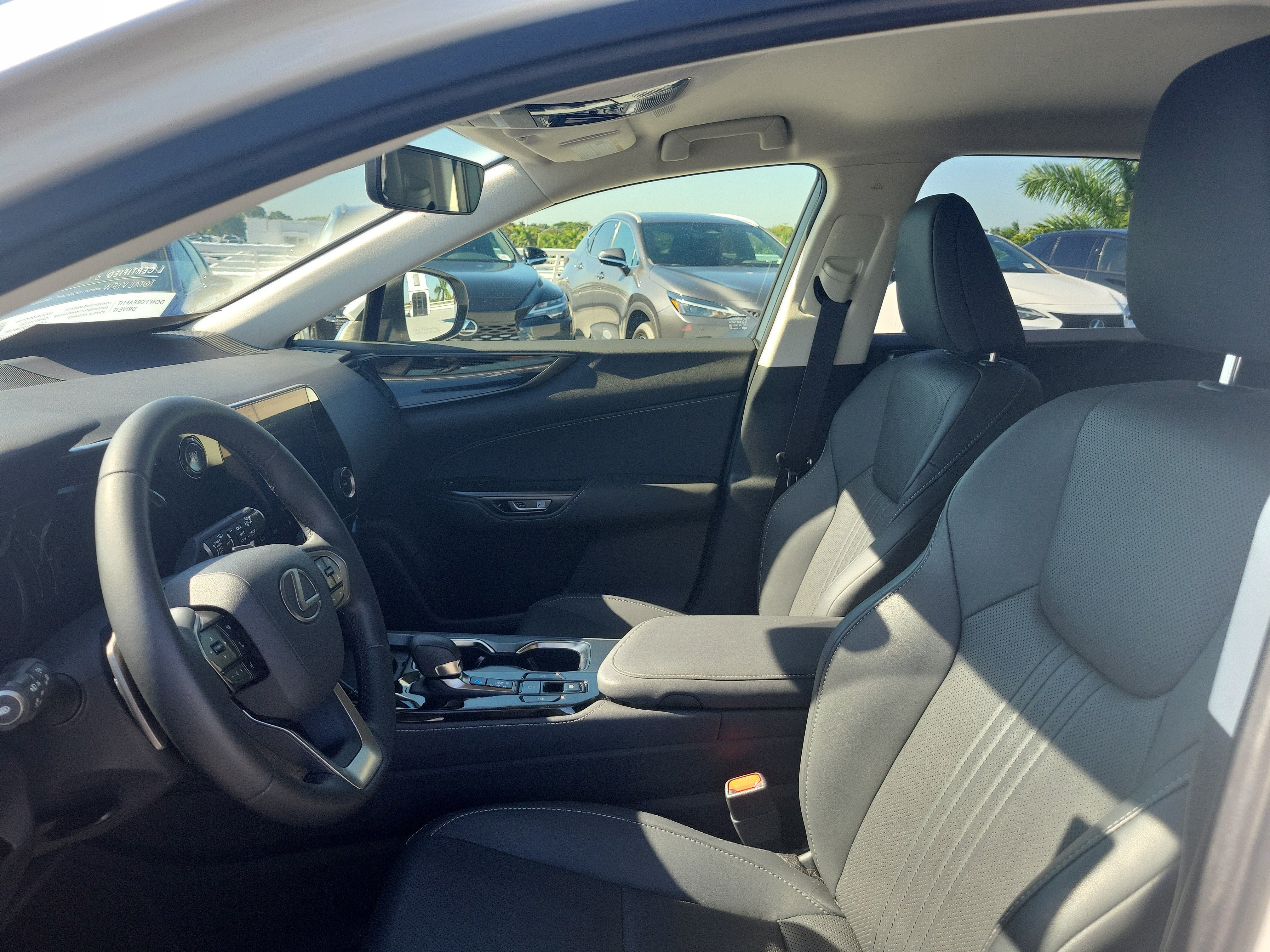 Used 2024 Lexus NX 250 FWD w/ Towing Package (2000 Lbs) image 21