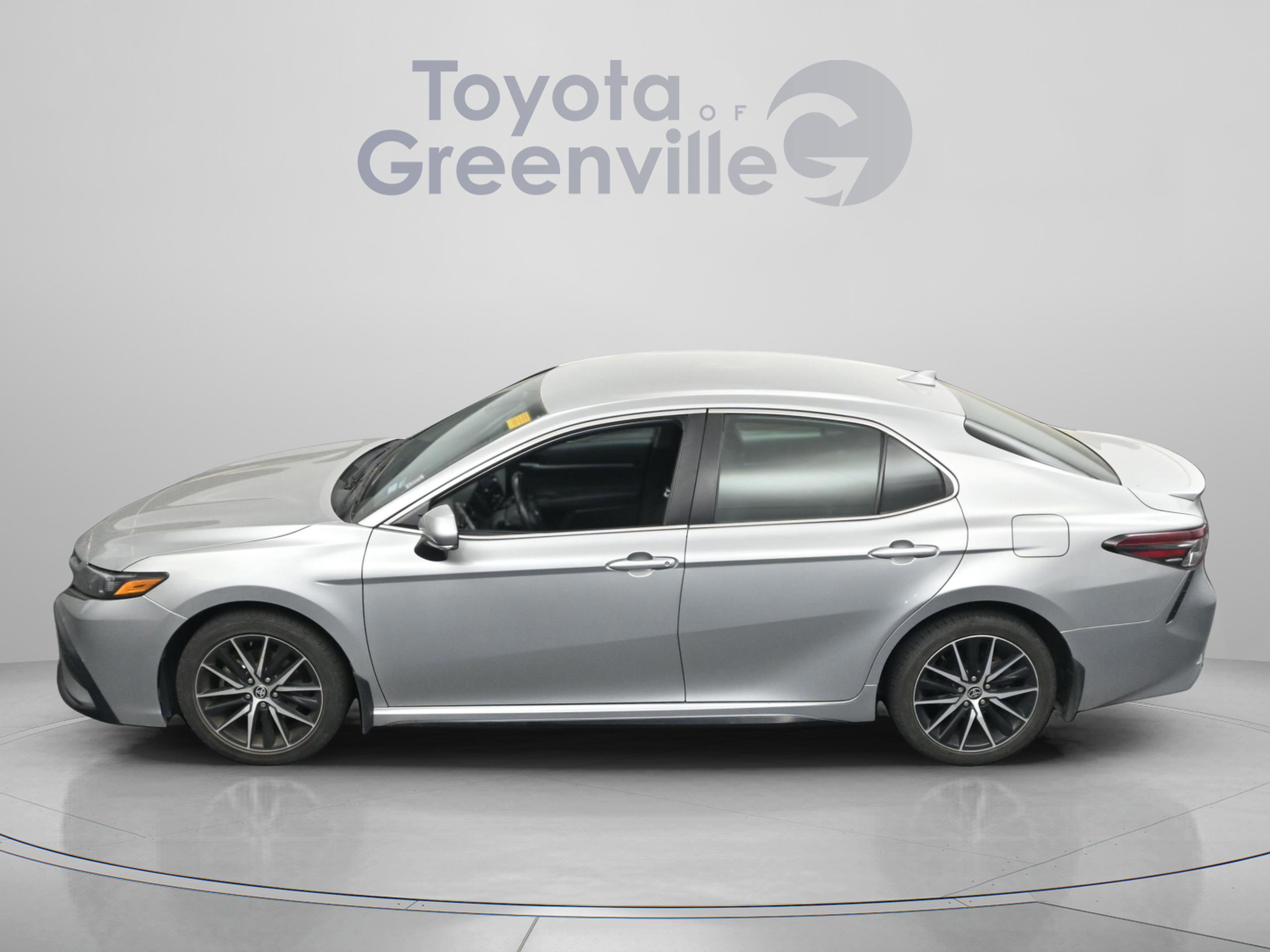 Certified 2024 Toyota Camry SE FWD image 4