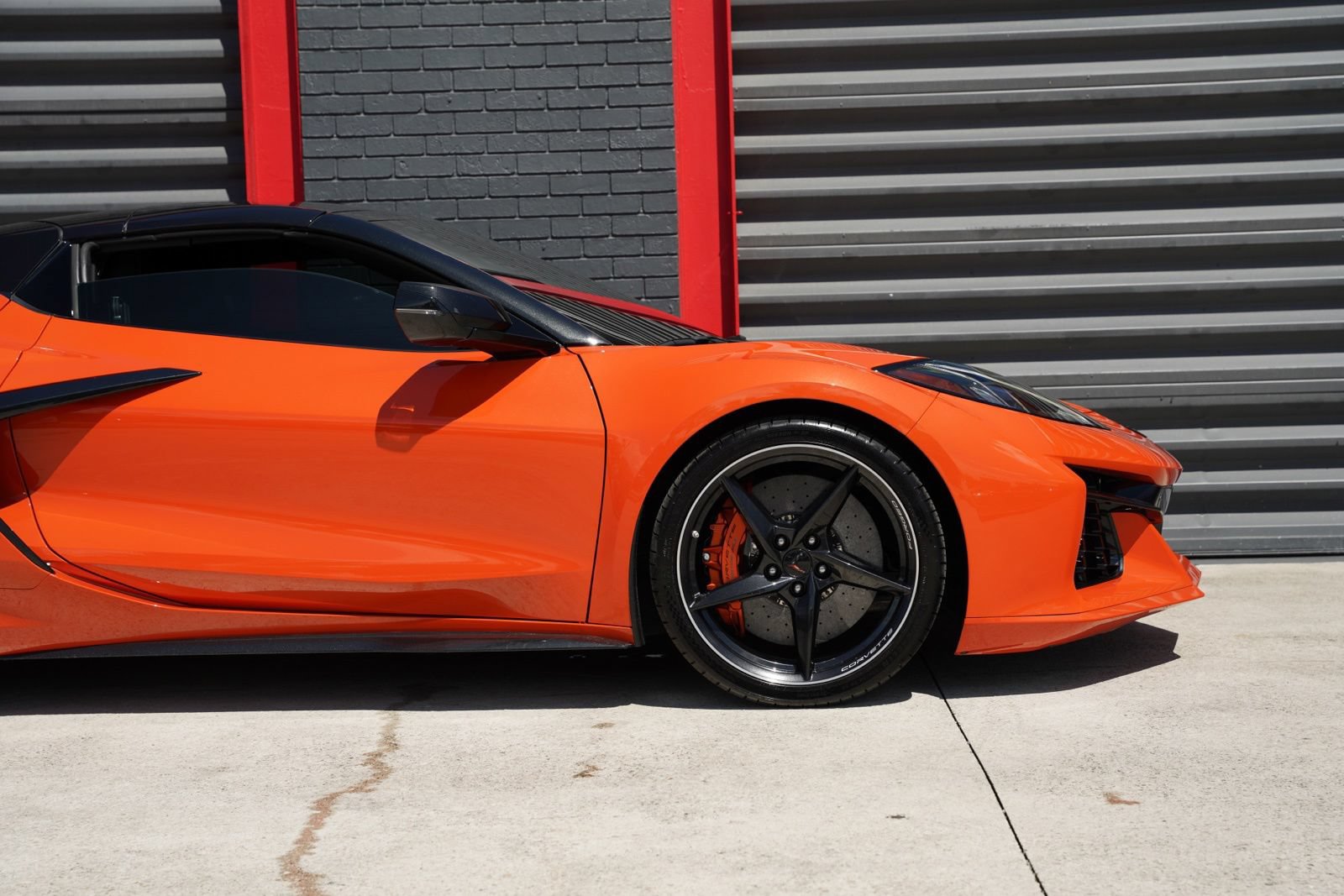 Used 2025 Chevrolet Corvette E-Ray w/ Stealth Interior Trim Package AWD/4WD image 12