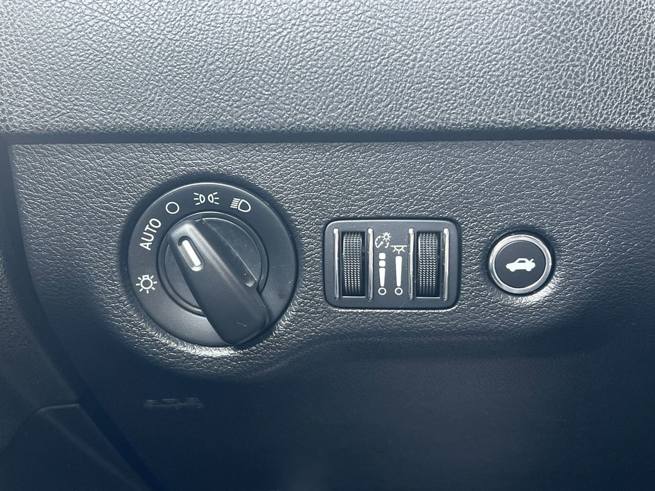 Used 2023 Dodge Charger SXT image 13