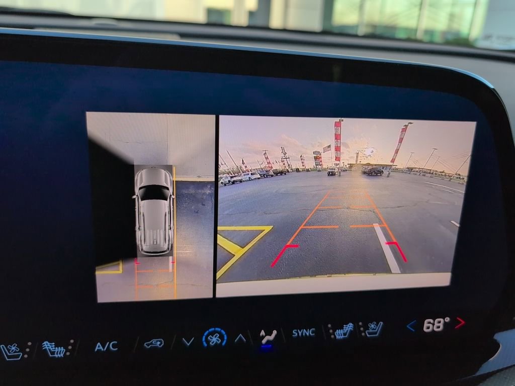 Used 2024 Chevrolet Traverse RS image 26