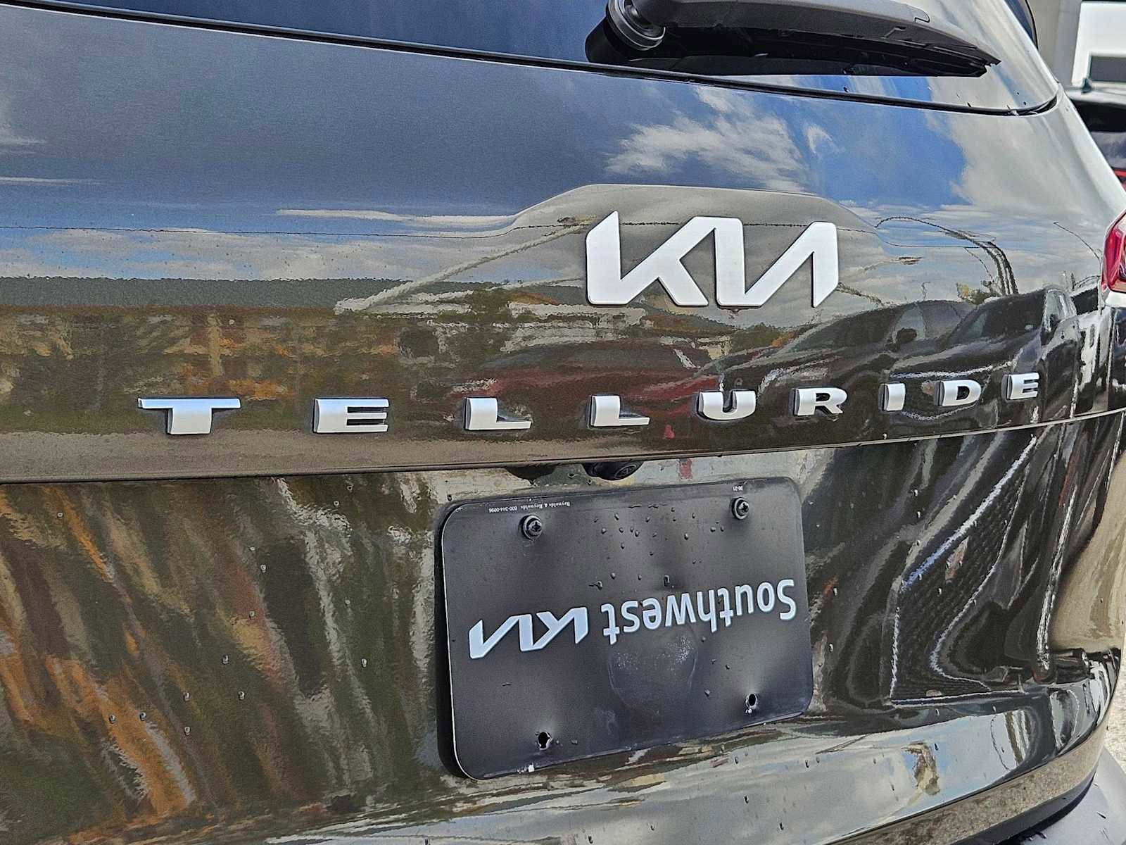 Used 2022 Kia Telluride SX w/ Towing Package image 11