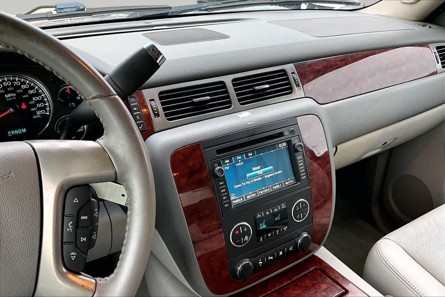 Used 2011 Chevrolet Avalanche LTZ RWD image 6