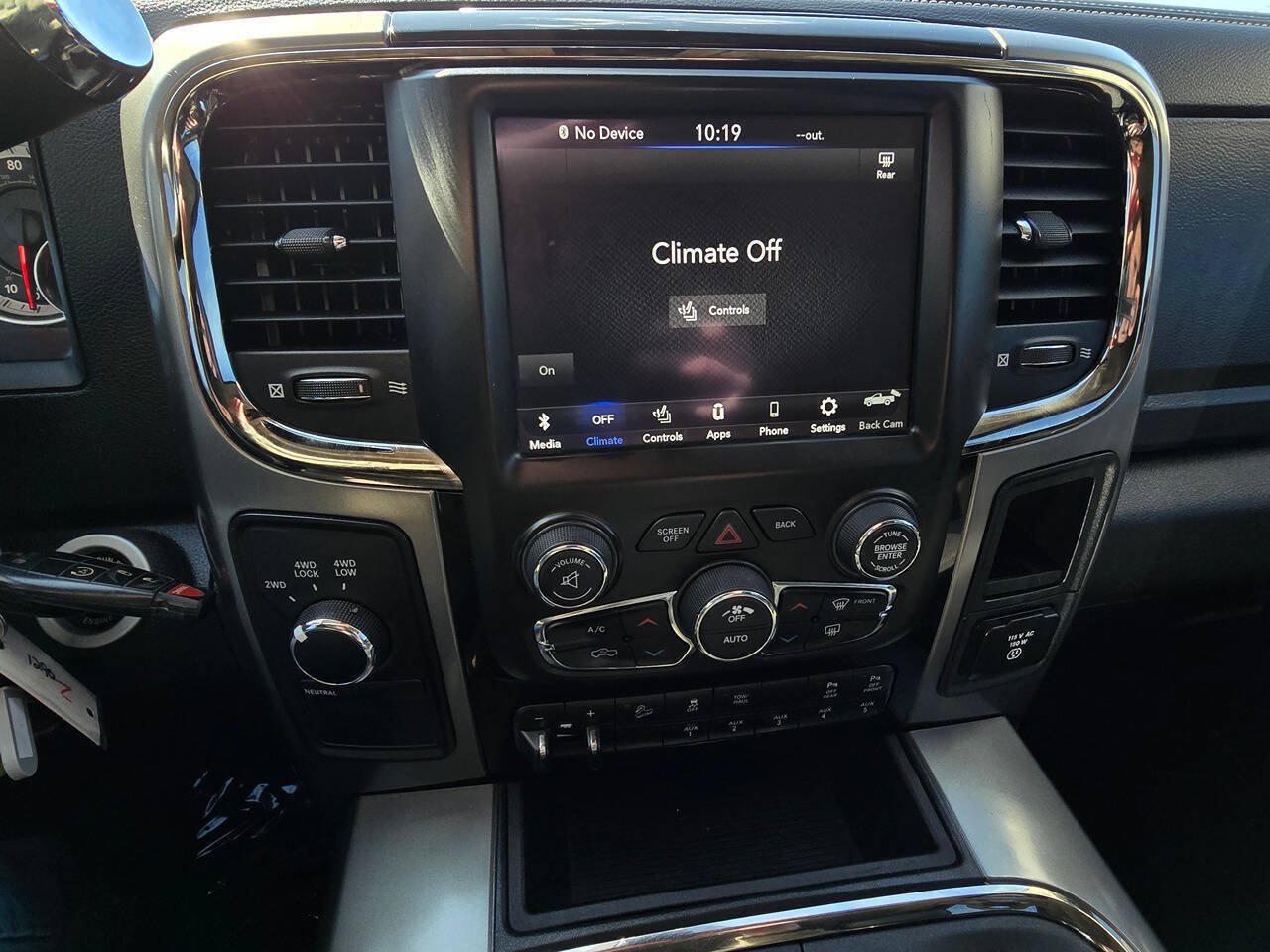 Used 2018 RAM 2500 Big Horn w/ Sport Appearance Group AWD/4WD image 19