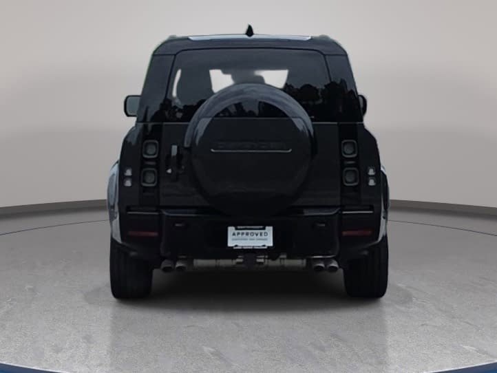 Used 2025 Land Rover Defender 130 V8 AWD/4WD image 6