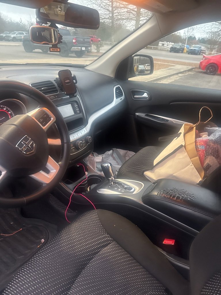 Used 2020 Dodge Journey SE w/ SE Popular Equipment Group image 2