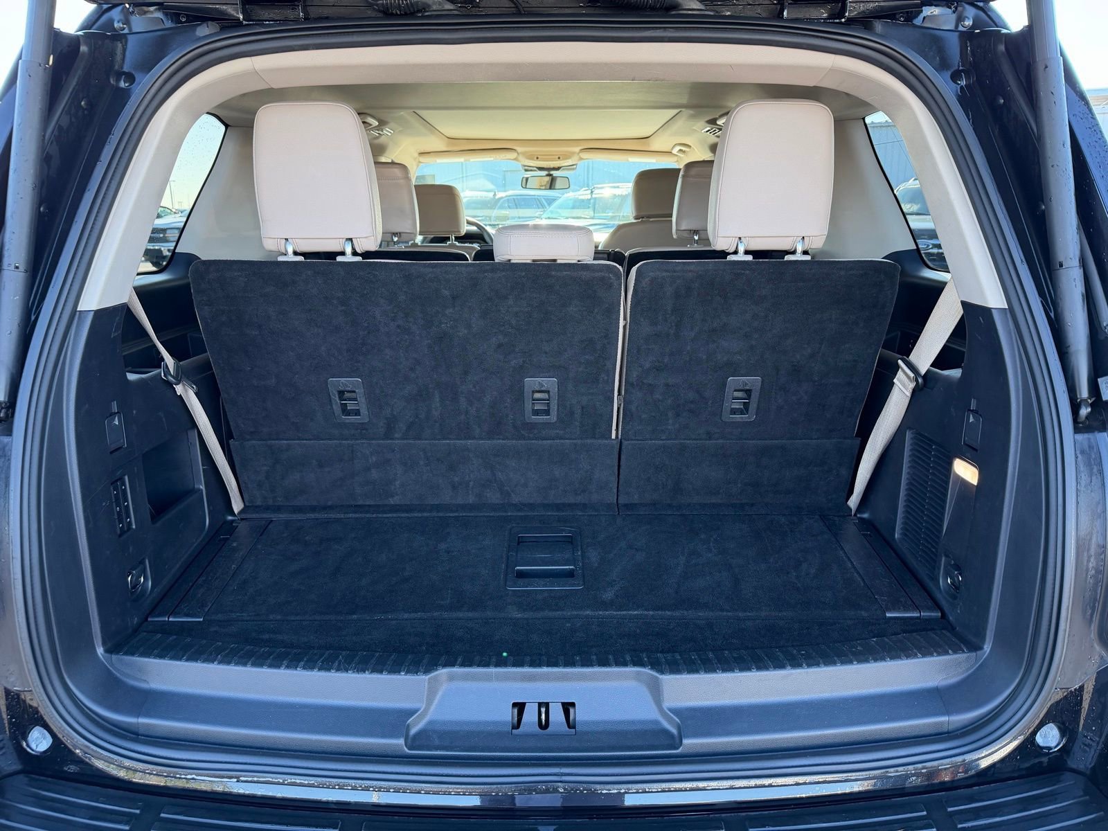 Used 2024 Ford Expedition Limited AWD/4WD image 12
