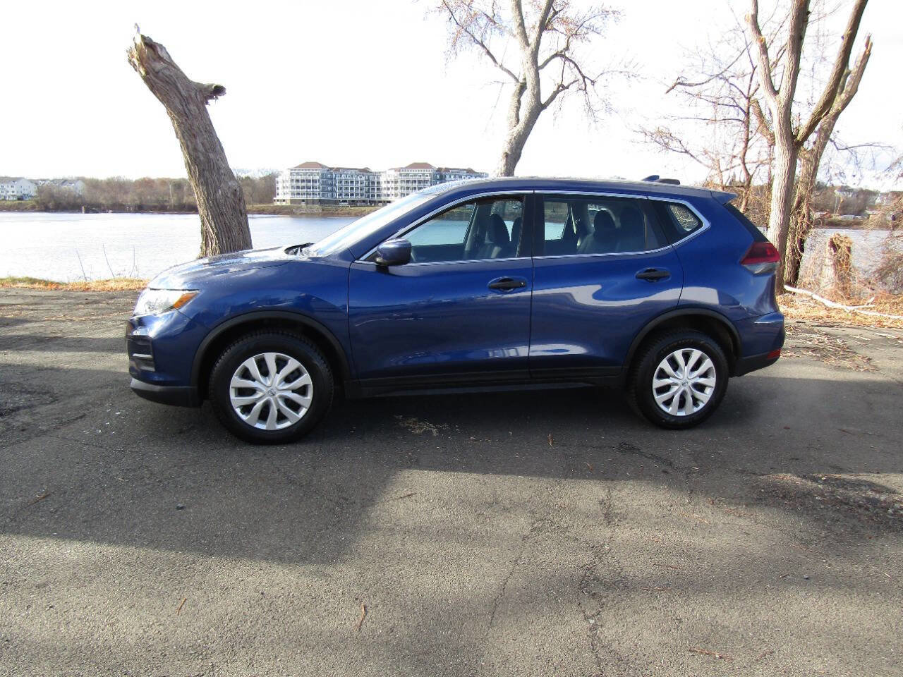 Used 2020 Nissan Rogue S image 3