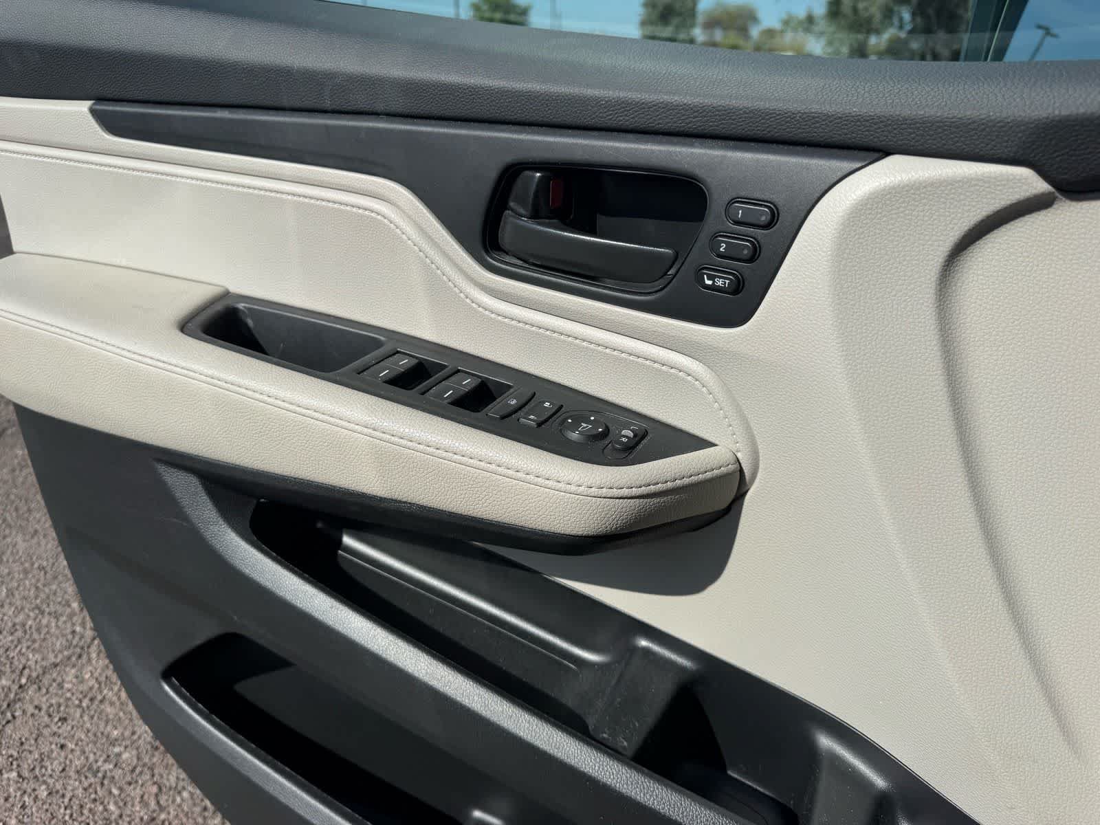Used 2025 Honda Odyssey EX-L image 19