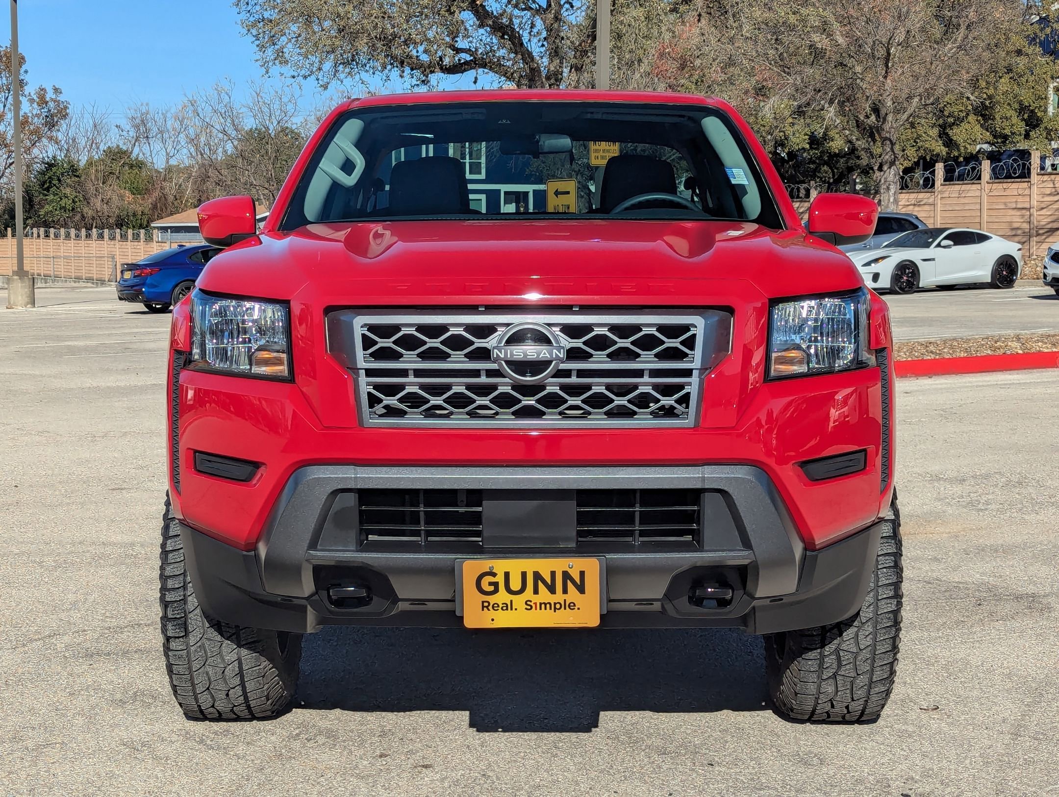 Used 2022 Nissan Frontier SV w/ Technology Package image 9