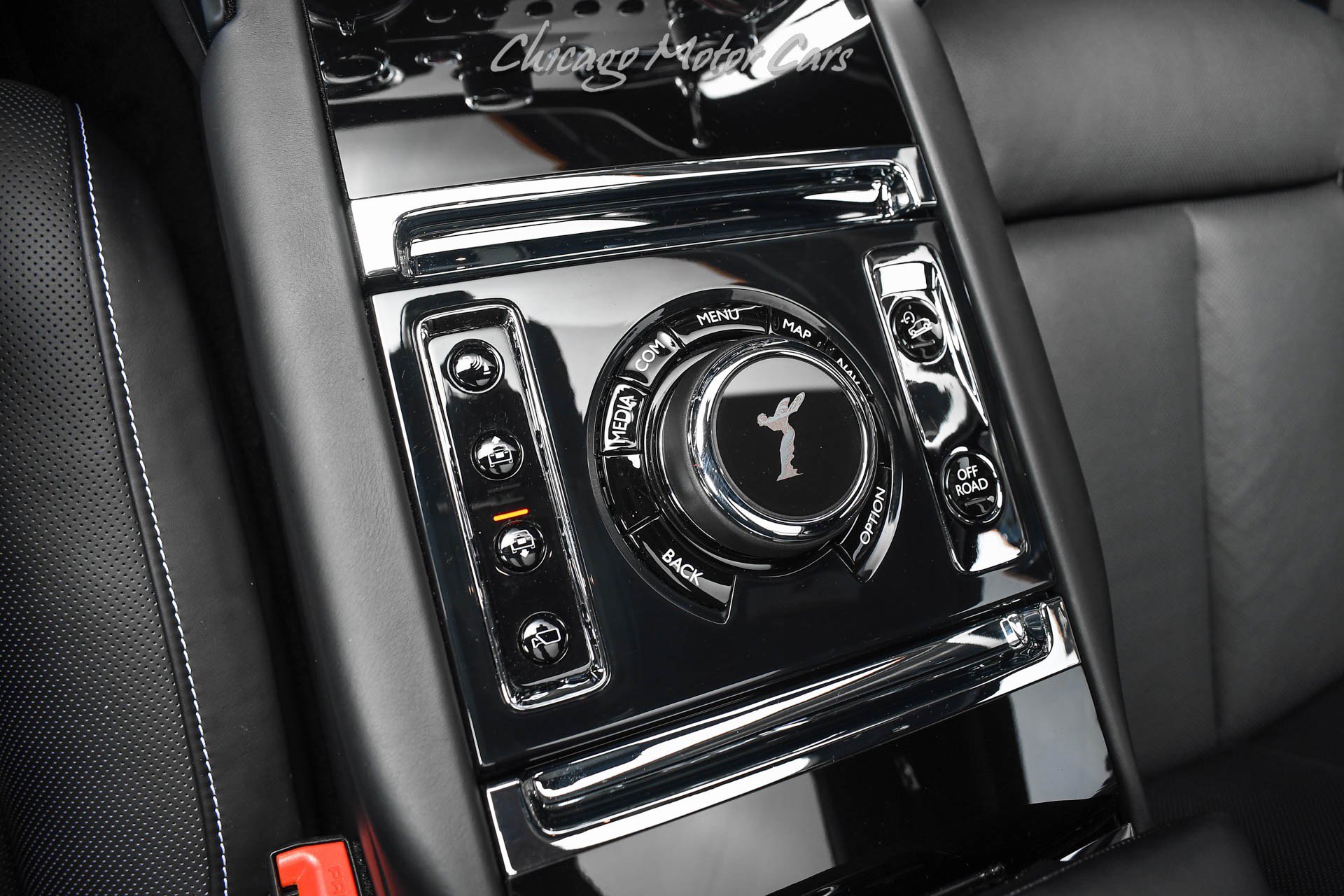 Used 2023 Rolls-Royce Cullinan w/ Cullinan Package image 19