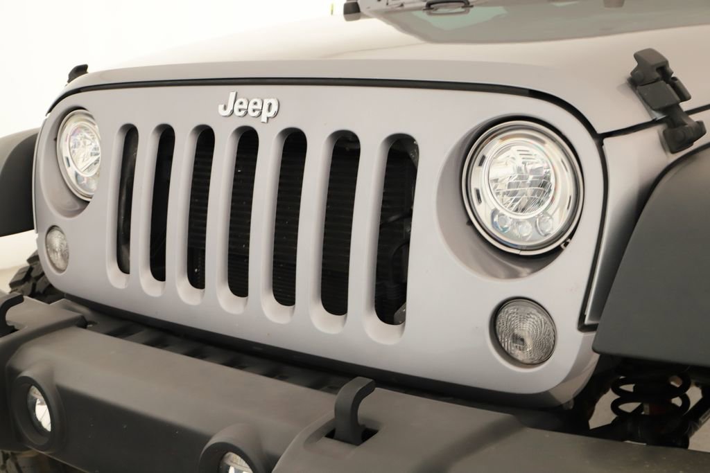 Used 2017 Jeep Wrangler Unlimited Rubicon w/ Max Tow Package AWD/4WD image 34