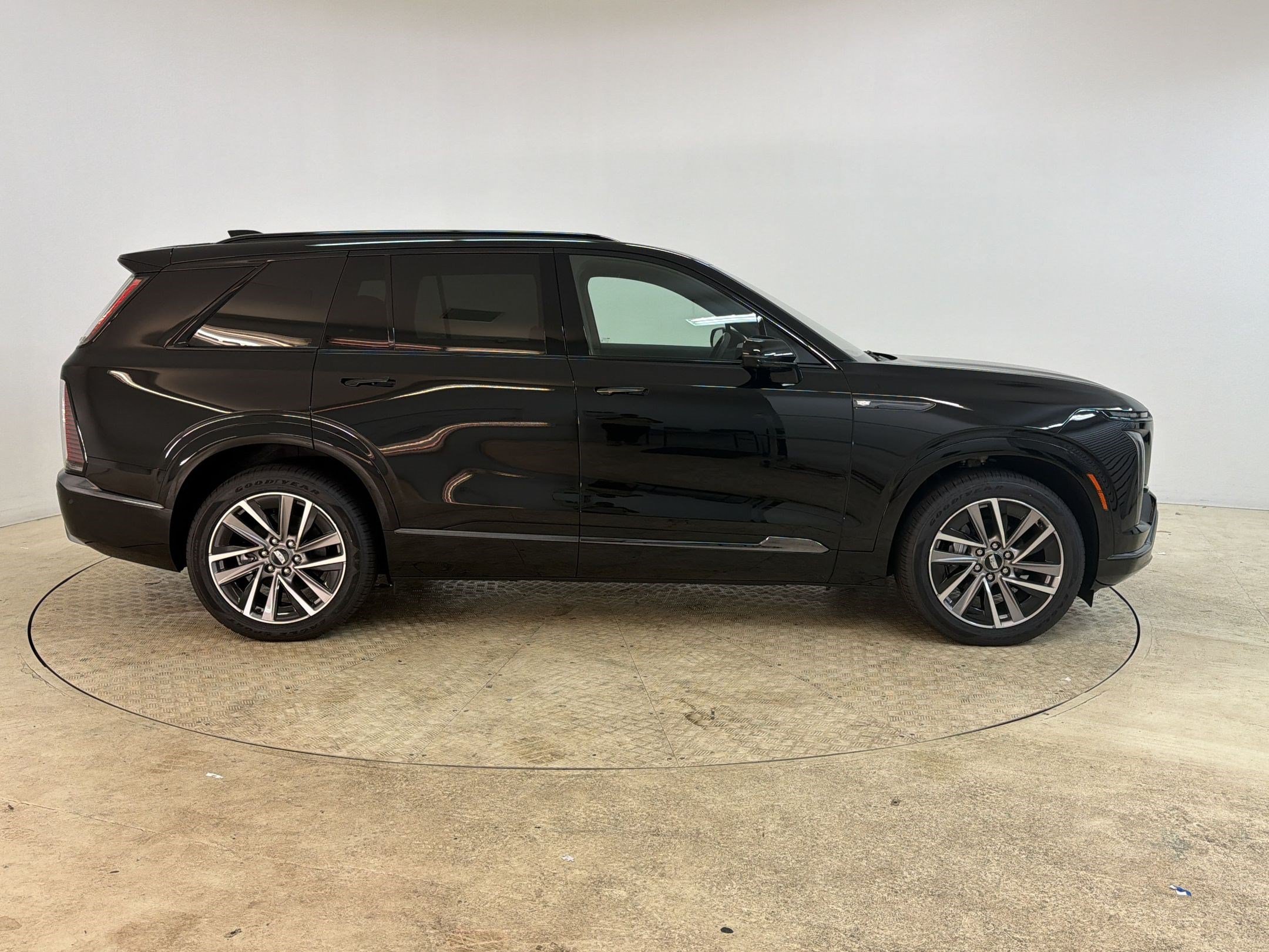 New 2027 Cadillac Vistiq Sport w/ LPO, Floor Liner Package AWD/4WD image 8