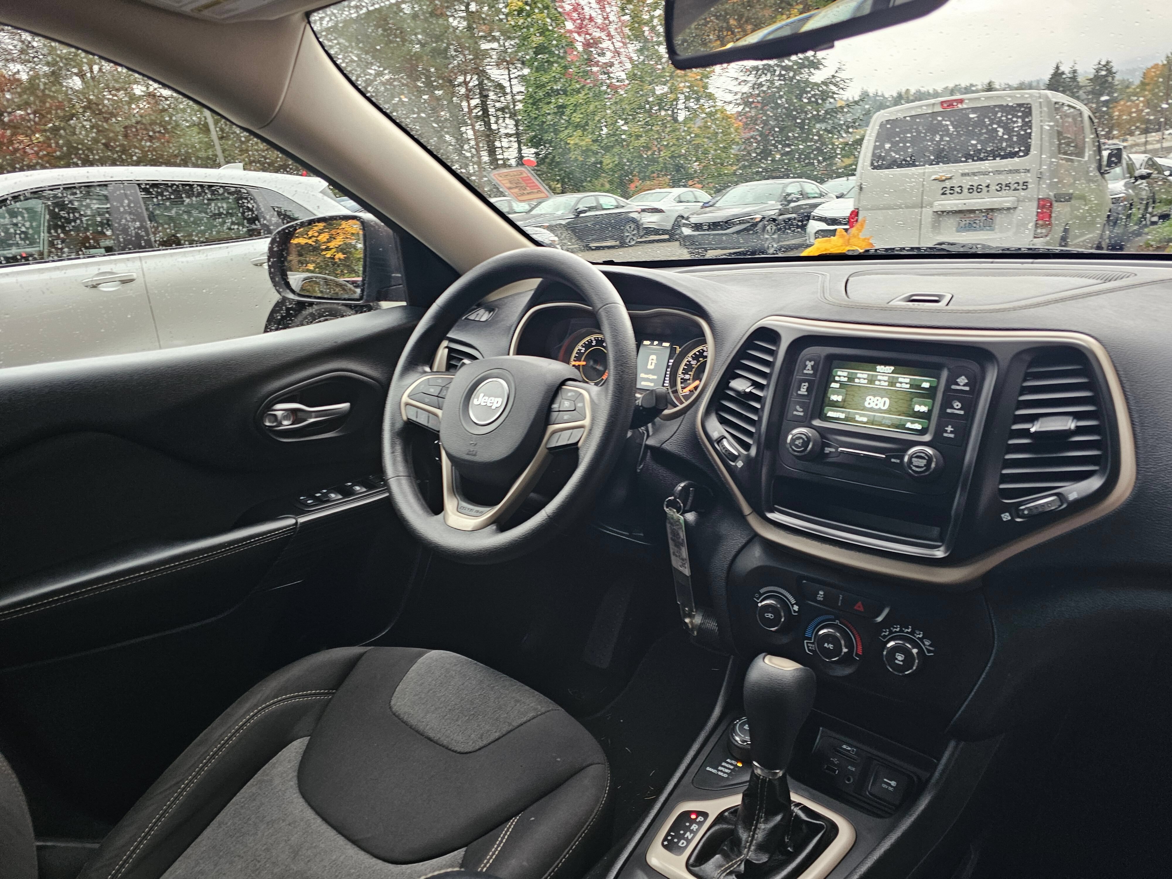 Used 2014 Jeep Cherokee Sport AWD/4WD image 10