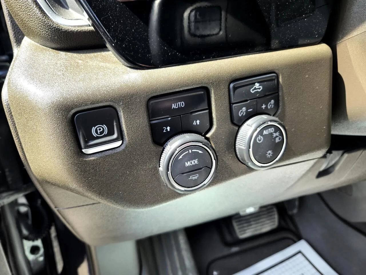 Used 2023 Chevrolet Silverado 1500 LT w/ Protection Package image 43