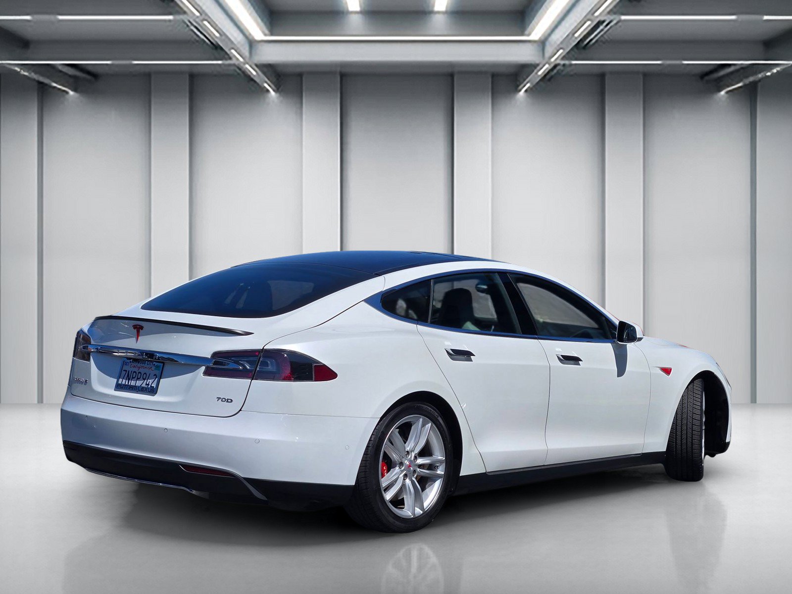 Used 2015 Tesla Model S AWD image 4