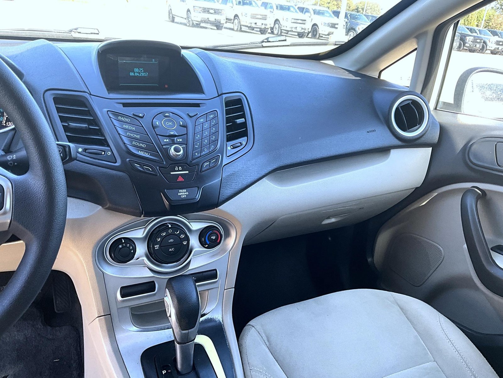 Used 2017 Ford Fiesta SE FWD image 12