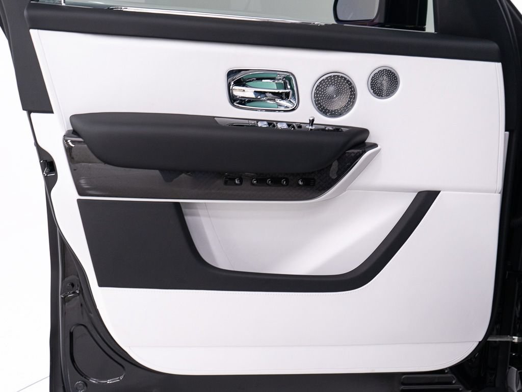 Certified 2026 Rolls-Royce Cullinan Black Badge AWD/4WD image 12
